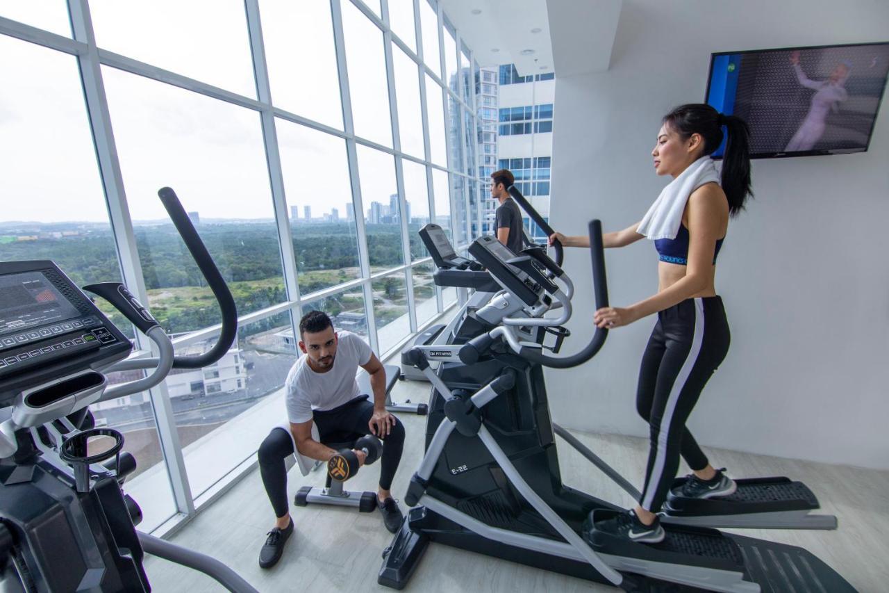 프레이저 플레이스 푸테리 하버 호텔 누사자야 외부 사진 Elliptical cross trainer