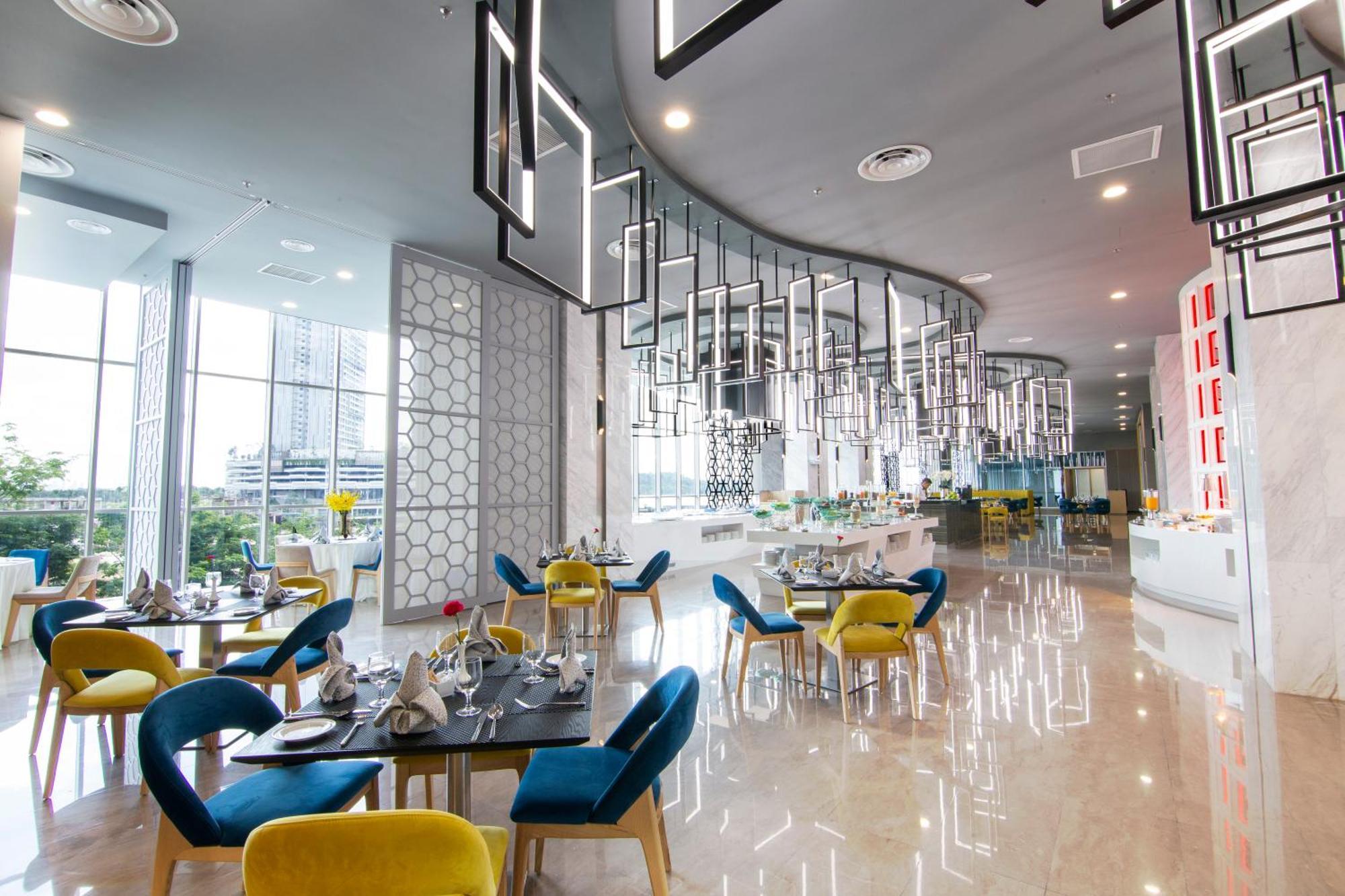 프레이저 플레이스 푸테리 하버 호텔 누사자야 외부 사진 The restaurant