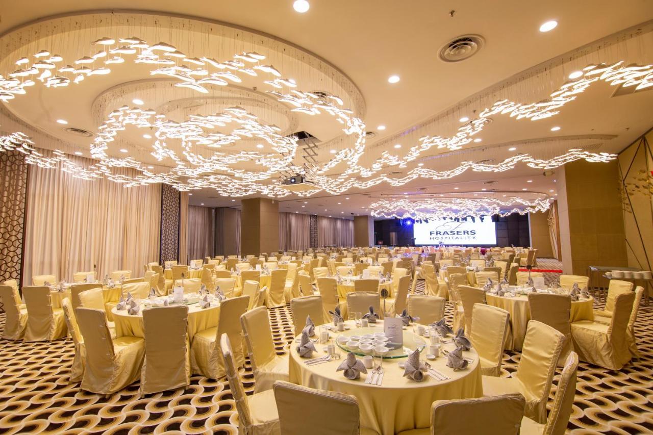 프레이저 플레이스 푸테리 하버 호텔 누사자야 외부 사진 The ballroom of the hotel